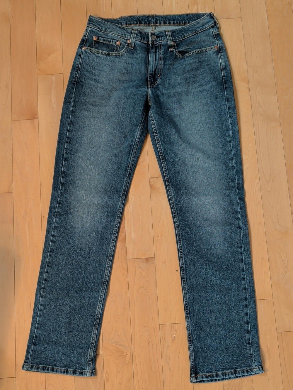 NWT Levi's 514 Medium Blue Wash Straight-Leg Jeans